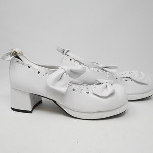 White Pump Women's shoe